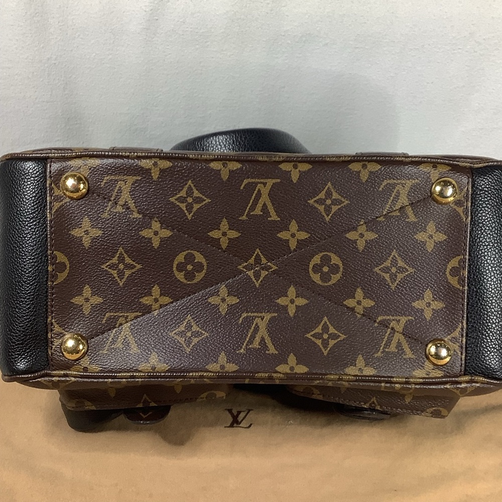 LOUIS VUITTON - Black Manhattan R1.248 - Picture 12 of 16